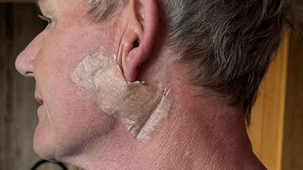 Kızını gelin etmeye hazırlanıyordu… Ünlü şef kansere yakalandığını açıkladı Kızını gelin etmeye hazırlanıyordu… Ünlü şef kansere yakalandığını açıkladı