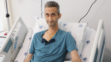 Yıllarca nefes darlığı yaşıyordu... 3’üncü kez ameliyat oldu kurtuldu Dünyada bir ilk Yıllarca nefes darlığı yaşıyordu... 3’üncü kez ameliyat oldu kurtuldu Dünyada bir ilk