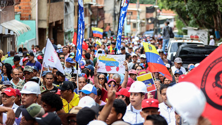 Venezueladan ABDye Uzak durun uyarısı: Binlerce motorcu Maduroya destek için Karakası turladı Venezueladan ABDye Uzak durun uyarısı: Binlerce motorcu Maduroya destek için Karakası turladı