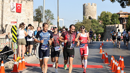 Asya ve Avrupa Triatlon Şampiyonası, İstanbulda yapıldı