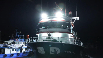 Balıkçılar Vira Bismillah diyerek denize açıldı Balıkçılar Vira Bismillah diyerek denize açıldı