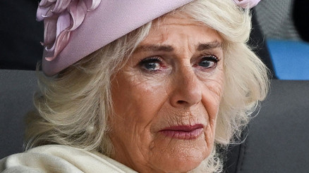 Bir yabancı onu taciz etmeye çalışıp yaptığına pişman olmuş: Ayakkabının topuğuyla dersini verdi