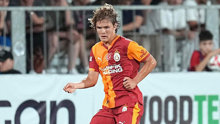 Galatasaraylı Efe Akman imzayı atıyor