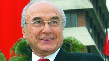 Adanada 5 dönem başkanlık yapan Aytaç Durak, uçakta kalp krizi geçirdi
