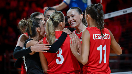 Filenin Sultanları çeyrek finalde Türkiye 3-0 Slovenya (Dünya Voleybol Şampiyonası) Filenin Sultanları çeyrek finalde Türkiye 3-0 Slovenya (Dünya Voleybol Şampiyonası)