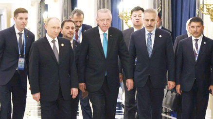 Çin’de Putin’le sıcak zirve