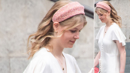 Dünyanın en ünlü ve varlıklı ailelerinden birinde doğdu... Başkası olsa kim bilir nasıl yaşardı... Annesinin eskilerini giyiyor, okul kantininde bile çalışıyor