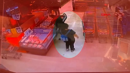 Beşiktaşta öldürdüğü bebeğini çöpe atıp alışverişe giden annenin yeni görüntüleri ortaya çıktı Beşiktaşta öldürdüğü bebeğini çöpe atıp alışverişe giden annenin yeni görüntüleri ortaya çıktı