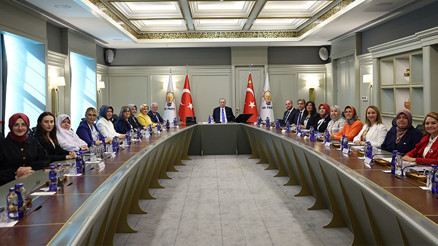 Cumhurbaşkanı Erdoğan, AK Partili kadın belediye başkanlarını kabul etti