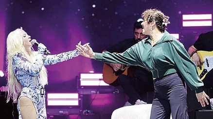 Dik duruşlu, yıkılmayan kadınlarsınız