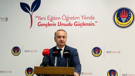 TED Başkanı Pehlivanoğlu: En büyük savunma hattı yetişmiş insan gücü TED Başkanı Pehlivanoğlu: En büyük savunma hattı yetişmiş insan gücü