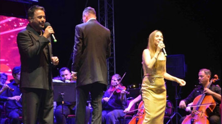 Emre Altuğ: Gömeç, Kayahan Abiyle tanıştığım yer