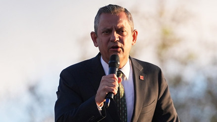 CHP Genel Başkanı Özgür Özel, partisinin İstanbul İl Başkanlığında konuştu CHP Genel Başkanı Özgür Özel, partisinin İstanbul İl Başkanlığında konuştu