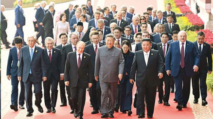 Çin askeri şov yaptı… Putin, Şi, Kim gövde gösterisi