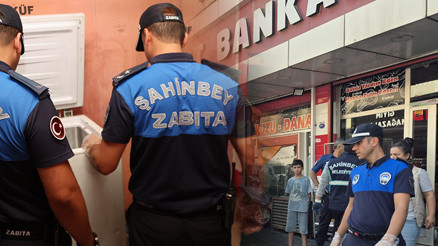 Bir de kendilerine banka ismi vermişler | Rezil görüntüye bakandan tepki