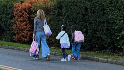 Çocukları uğruna ağlaya ağlaya mesleğini bırakmıştı... Ünlü sunucu okul yolunda