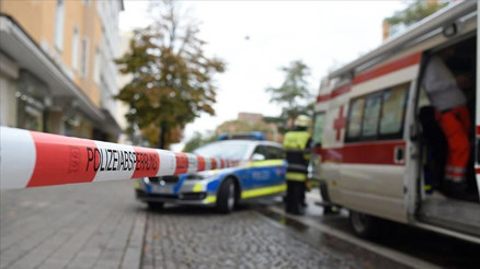 Almanyada bir araç kalabalığın arasına daldı: Çocuklar yaralandı