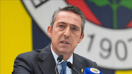 Fenerbahçede İsmail Kartal göreve hazır, Ali Koç yabancı hoca istiyor
