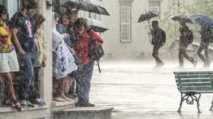 Dikkat Meteoroloji bölge bölge uyardı: Kuvvetli yağış, fırtına ve toz taşınımı geliyor