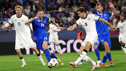 Avrupanın kalitesiz liginde oynuyor diyerek Sane’yi kadroya almadı, Slovakya’ya yenildi