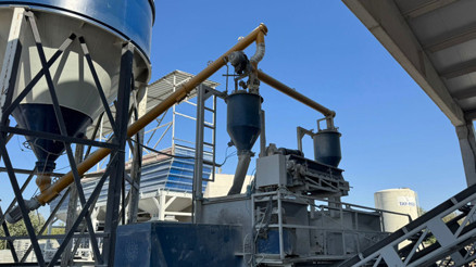 Ispartada fabrikada feci ölüm Beton karıştırıcısına düştü