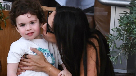 Ne annesinin evlenmeye niyeti vardı ne babasının: Tarihe karışan aşkın tek meyvesi açık havada büyüyor Ne annesinin evlenmeye niyeti vardı ne babasının: Tarihe karışan aşkın tek meyvesi açık havada büyüyor