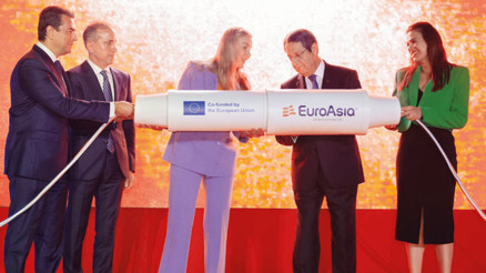 AB Savcılığı soruşturma başlattı... Rum-Yunan kablosu yolsuzluğa saplandı