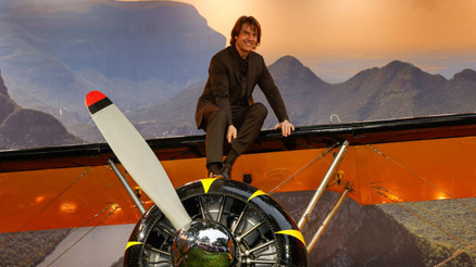 Gökyüzünde kanatsız uçmak ona yetmedi... Gözünü daha yükseğe dikti: Uzayda sevişme sahnesi çekmek istiyor