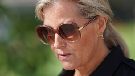 Koca ailede kim ölse en çok o ağlıyor: Gelin hanım yine yas kıyafetini giydi