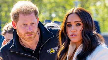 Çoktan evlenip çoluk çocuğa karıştı... Ama gerçekten aşık olduğu ilk kadını hiç unutamadı.. Mazi kalbinde bir yara Çoktan evlenip çoluk çocuğa karıştı... Ama gerçekten aşık olduğu ilk kadını hiç unutamadı.. Mazi kalbinde bir yara