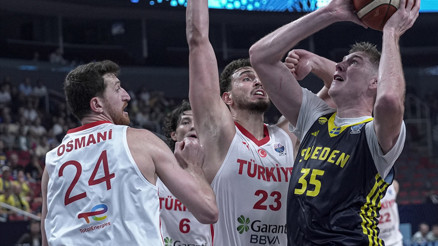 12 Dev Adam madalyaya koşuyor