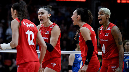 TRT 1 CANLI VOLEYBOL MAÇI İZLE (FİLENİN SULTANLARI FİNAL MAÇI) || Filenin Sultanları Türkiye - İtalya Dünya Şampiyonası final maçı kaçıncı kanalda, şifreli mi Şampiyonluk maçı naklen ve canlı takip ekranı