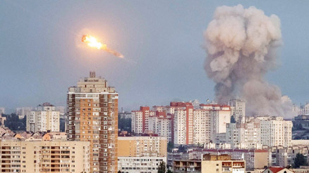 Ukrayna Avrupa’dan ‘garanti’ beklerken Kiev’e dron ve füze yağdı