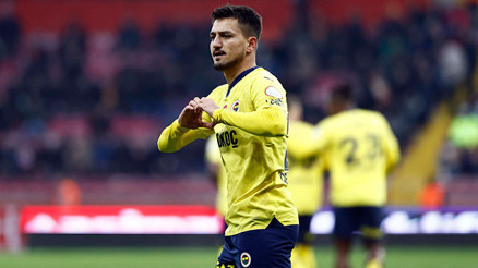 Kariyerinde Fenerbahçe ve Beşiktaşta forma giyenler listesine Cengiz Ünder de katıldı
