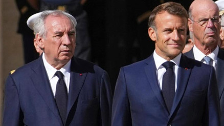 Fransa’da hükümet düştü... Başbakan Bayrou güvenoyu alamadı