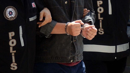 CHP İstanbul İl Başkanlığı önünde yaşananlara ilişkin 14 şüpheli yakalandı CHP İstanbul İl Başkanlığı önünde yaşananlara ilişkin 14 şüpheli yakalandı