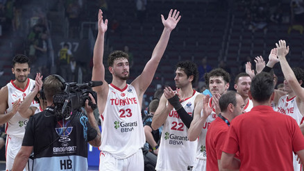 Gözümüz ve gönlümüz 12 Dev Adamda