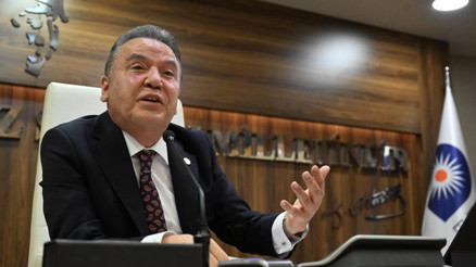 Muhittin Böcek hastaneye sevk edildi