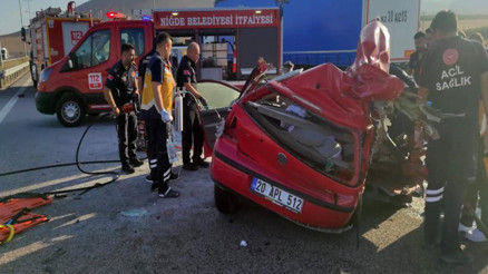 Niğdede feci kaza: 2 ölü, 3 yaralı
