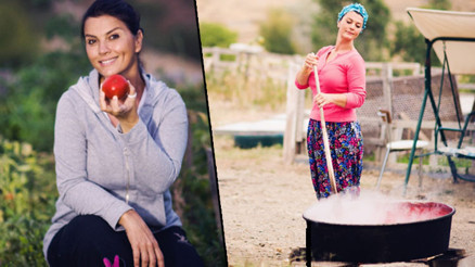 Ünlü oyuncu kışlık hazırlığında... Salça kaynatıp, yufka açtı