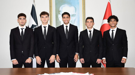 Beşiktaşta 5 imza birden