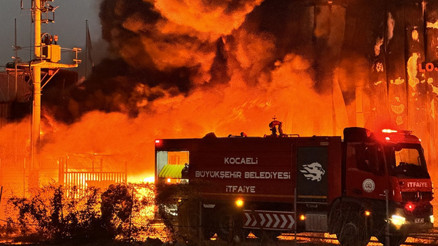 Kocaelide lojistik deposunda yangın Kontrol altına alındı