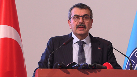 Bakan Tekin: Okullarda zorla bağış suç şikayet edin