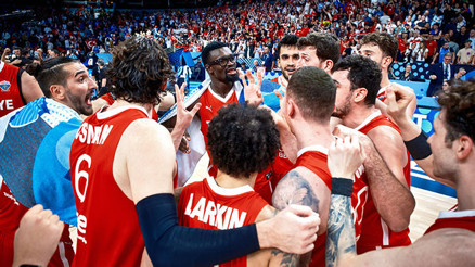 12 Dev Adamın final maçı için Rigaya ek sefer