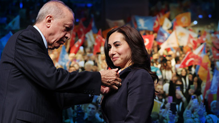 AK Partiye katılan Özlem Vural Gürzelden ilk açıklama