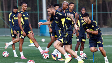Fenerbahçe, Trabzonspor maçı öncesi kampa girdi