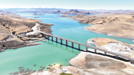 Yeniden açılan Singeç Köprüsü’yle Murat Nehri’nden geçiş hızlandı Yeniden açılan Singeç Köprüsü’yle Murat Nehri’nden geçiş hızlandı