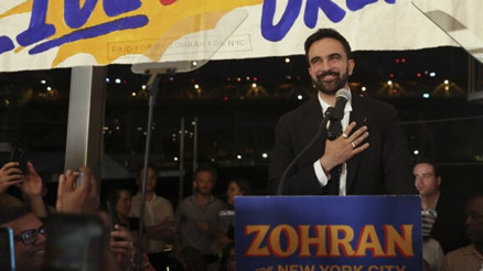 New York Valisinden Demokrat adaya destek