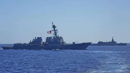 Doğu Çin Denizinde ABD, Güney Kore ve Japonya tatbikatı