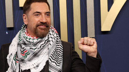 Yapılan soykırımdır dedi ve sözünden dönmedi... Ünlü oyuncu kırmızı halıya Filistin kefiyesiyle çıktı